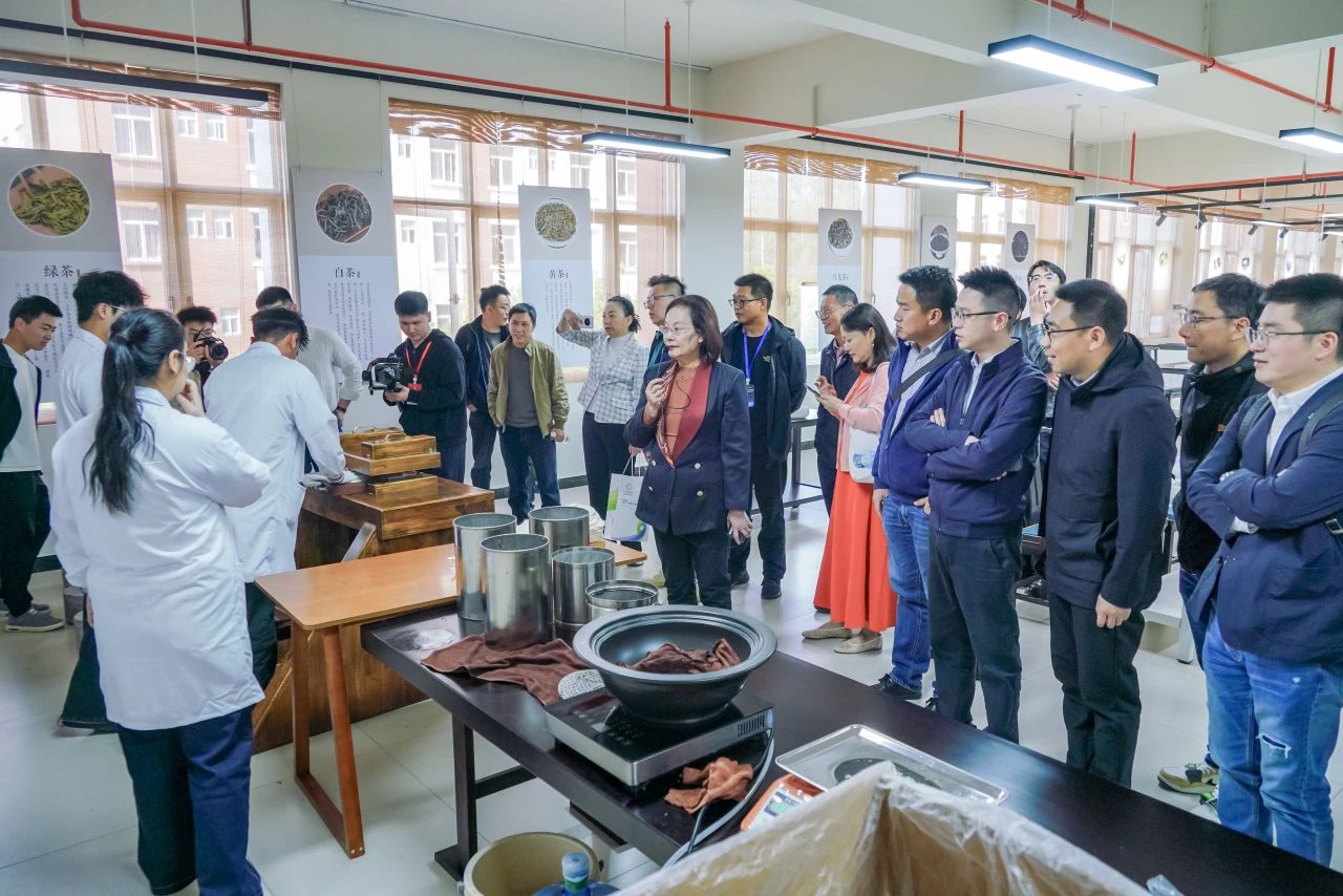 聚焦！全国高校数字化研讨会在云经管召开 第 10 张