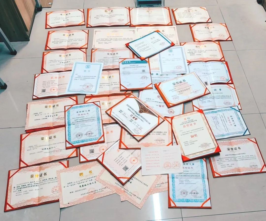 云经管学子登上《人民日报》!还成功上岸省考公务员! 第 5 张 云经管学子登上《人民日报》!还成功上岸省考公务员! 第 5 张