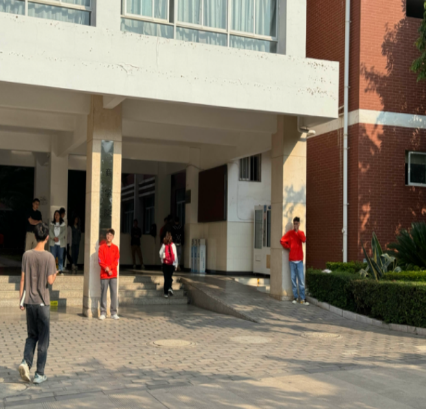 屏幕截图 2025-04-22 221216.png