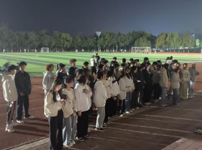 屏幕截图 2025-04-22 223608.png