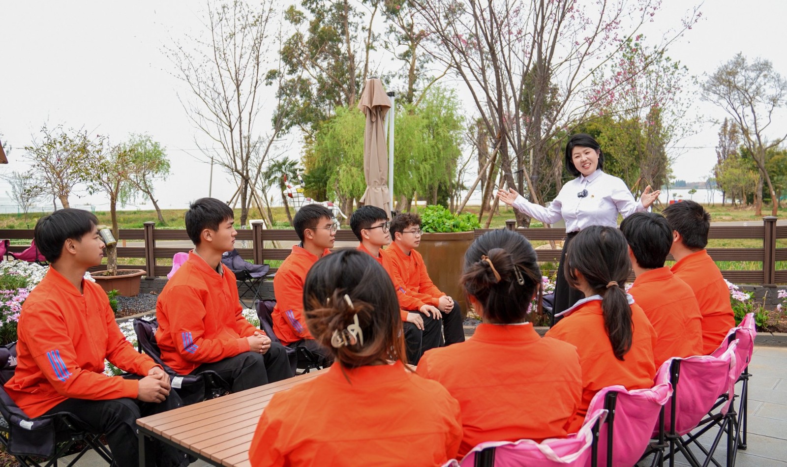 讲解.jpg 讲解.jpg