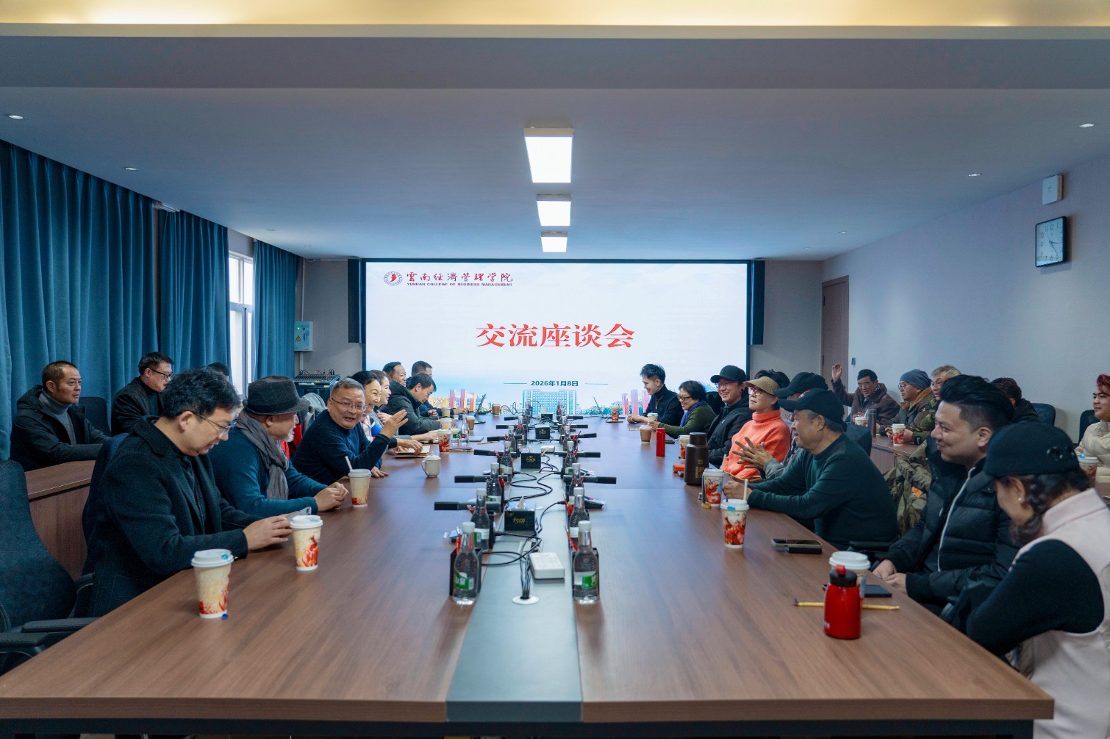 著名演员于荣光到访云南经济管理学院 第 6 张 著名演员于荣光到访云南经济管理学院 第 6 张