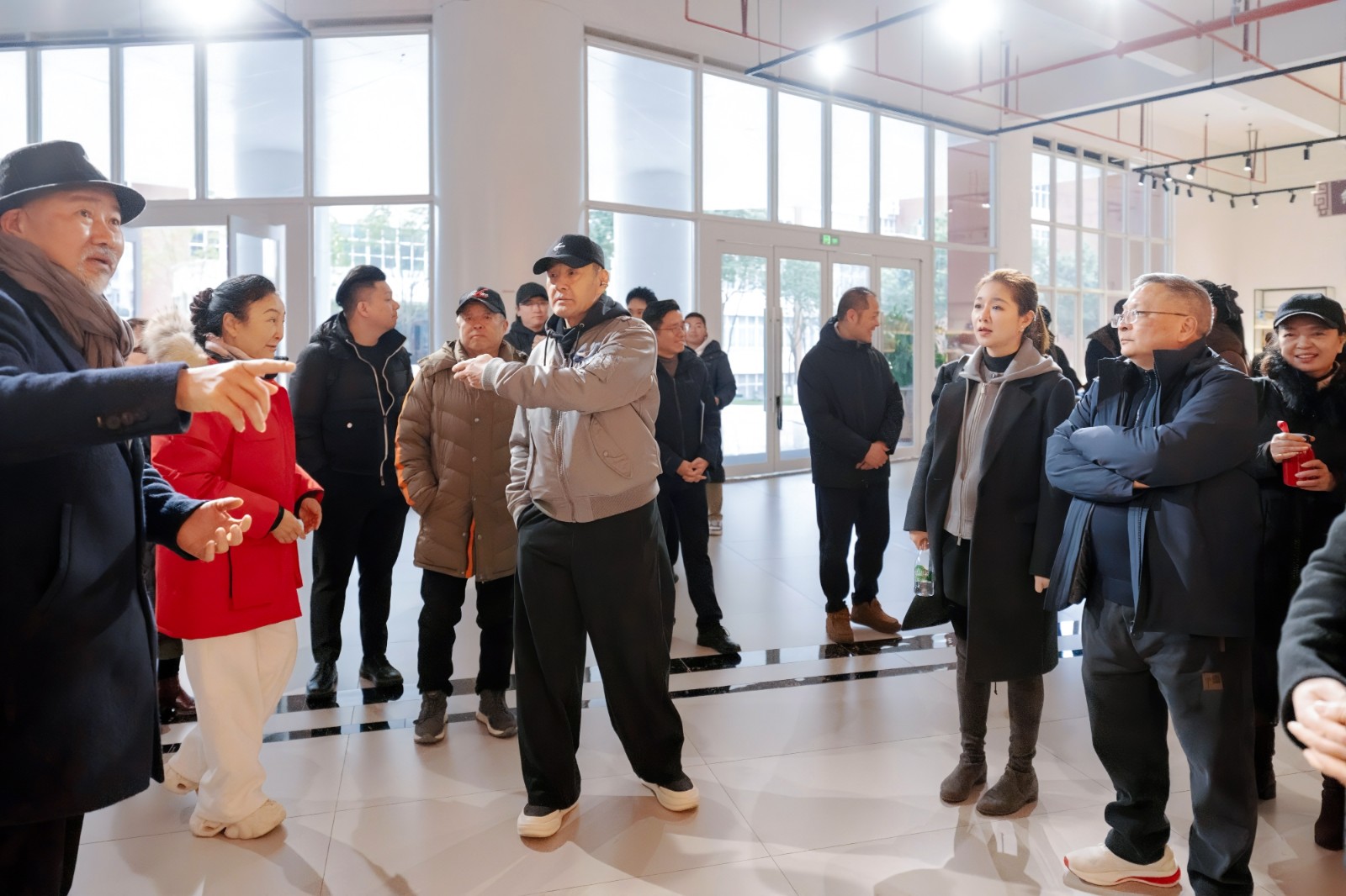 著名演员于荣光到访云南经济管理学院 第 1 张 著名演员于荣光到访云南经济管理学院 第 1 张